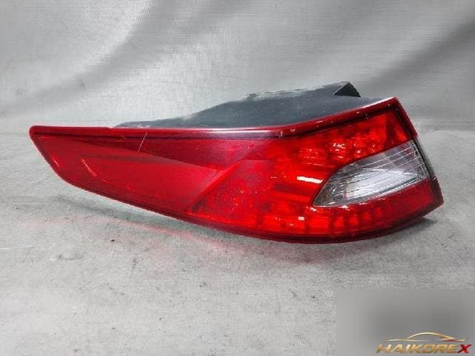Kia K5 2013 — комбинированный фонарь задний левый (водителя)