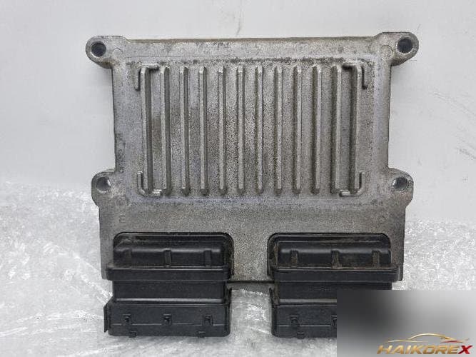 Hyundai Grandeur 2009 — блок управления двигателем ECU 39110-3E140