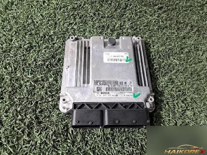 Audi A4 2012 — блок управления двигателем ECU 03L906022MK