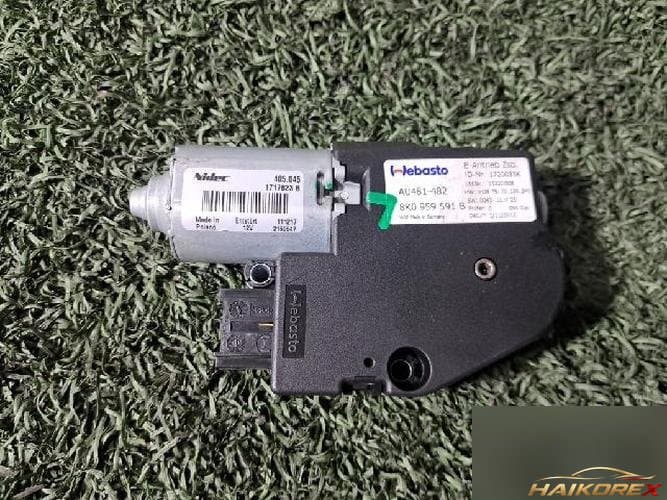 Audi A4 2012 — мотор люка