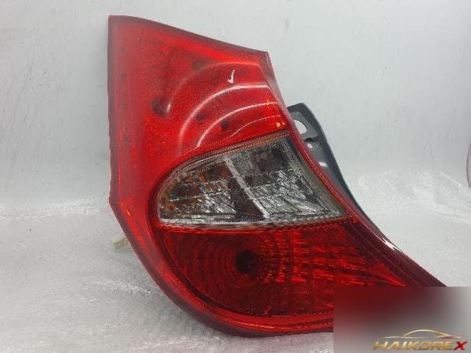 Hyundai Accent 2012 — задний фонарь левый (водительский) 92401-1R2