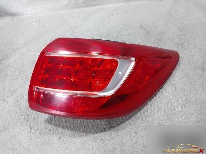 Kia Sportage 2012 — фонарь задний в сборе правый (пассажирский)