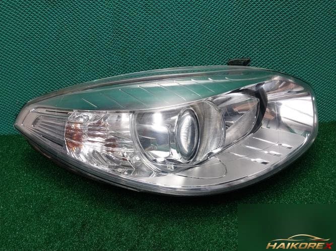 Renault SM3 2015 — фара правая 260109343R