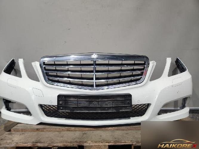 Mercedes-Benz E-Class W212 2011 — передний бампер