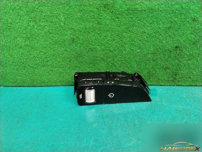 Mercedes-Benz E-Class 2017 — кнопка/переключатель A2139056603