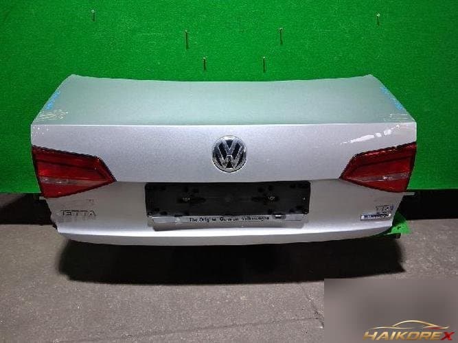 Volkswagen Jetta 2015 — крышка багажника 5C6827025D