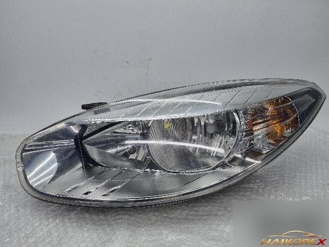 Renault SM3 2011 — фара левая 260600047R