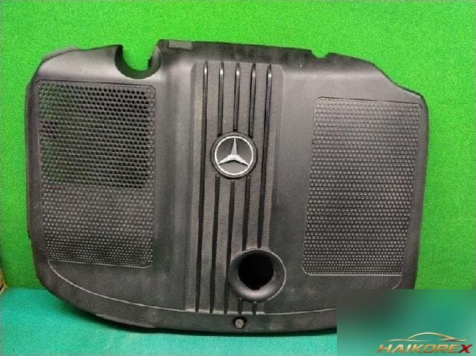 Mercedes-Benz C-класс 2014 — крышка двигателя A6510101467