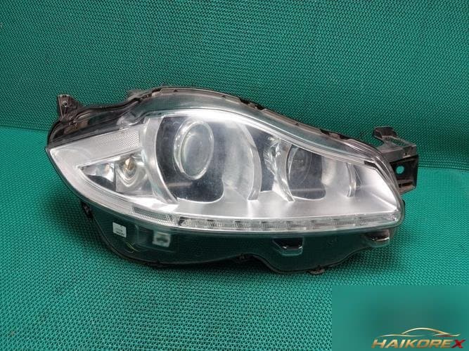 Jaguar XJ 2014 — фара правая HID AW9313W029AE