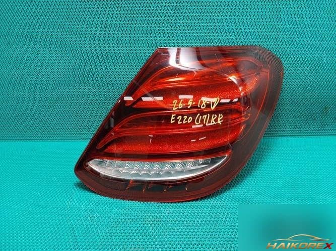 Mercedes-Benz E-class 2017 — комбинированный фонарь задний правый A2139067800
