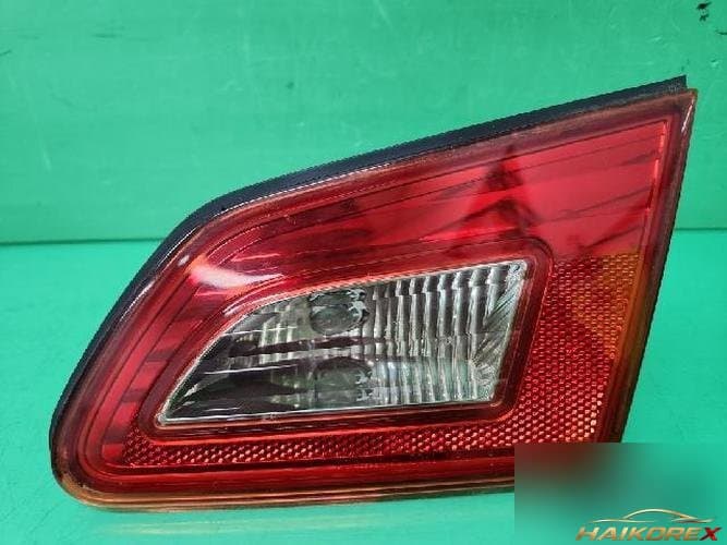 Infiniti G 2010 — крышка багажника белая