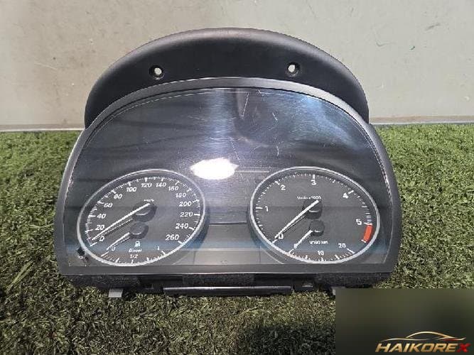 BMW 3 series 2010 — панель приборов 9220963 01