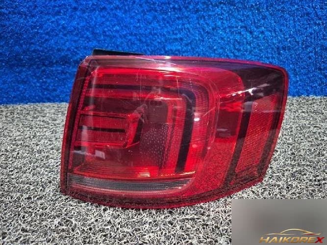 Volkswagen Jetta 2014 — фонарь комбинированный задний правый 5C6945208A