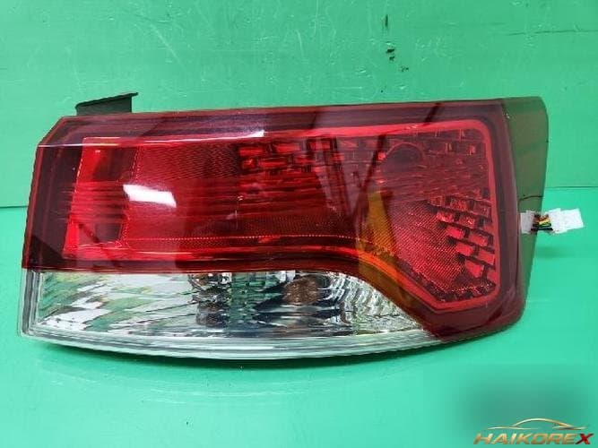 Kia Forte 2011 — задний комбинированный фонарь правый (со стороны пассажира)