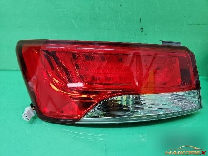 Kia Forte 2012 — комбинированный задний фонарь левый (водительский) 92401-1M5