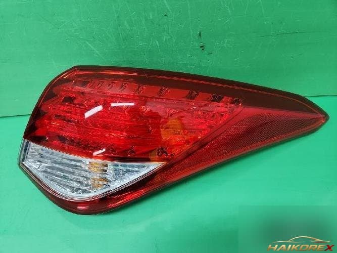 Hyundai i40 2012 — комбинированный задний фонарь правый (со стороны пассажира)