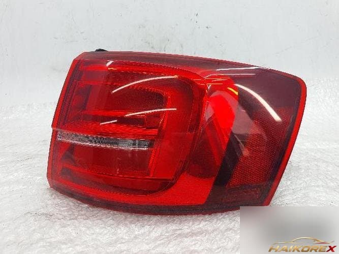 Volkswagen Jetta 2015 — фонарь задний правый (комбинированный) 5C6 945 208 B