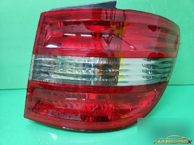 Mercedes-Benz B-Class 2010 — комбинированный задний фонарь правый A1698202664