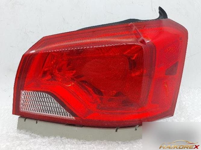 Chevrolet Impala 2016 — комбинированный фонарь задний правый 23493999