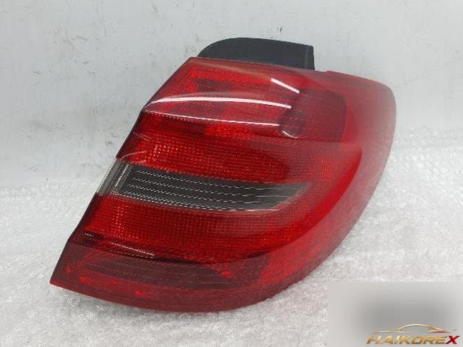 Mercedes-Benz B-Class 2013 — фонарь задний комбинированный правый A2468200264