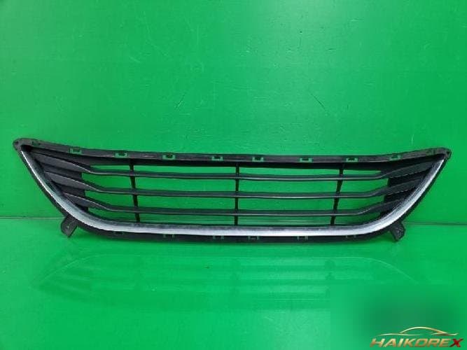 Hyundai Avante 2012 — решётка радиатора передняя
