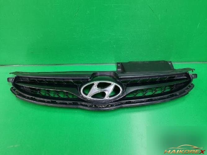 Hyundai Avante 2012 — решётка радиатора правая