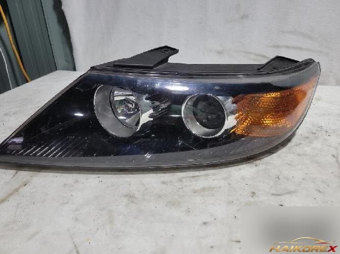 Kia Sorento 2011 — фара левая 921012P050