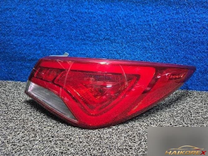 Hyundai Sonata 2013 — фонарь задний комбинированный правый (пассажирский)