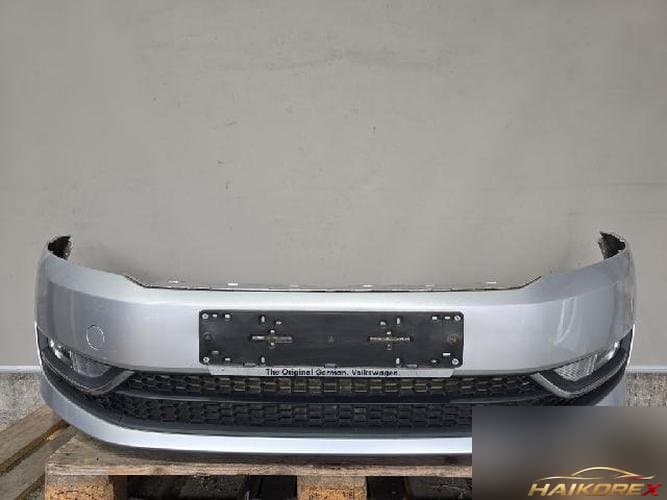 Volkswagen Passat 2015 — передний бампер