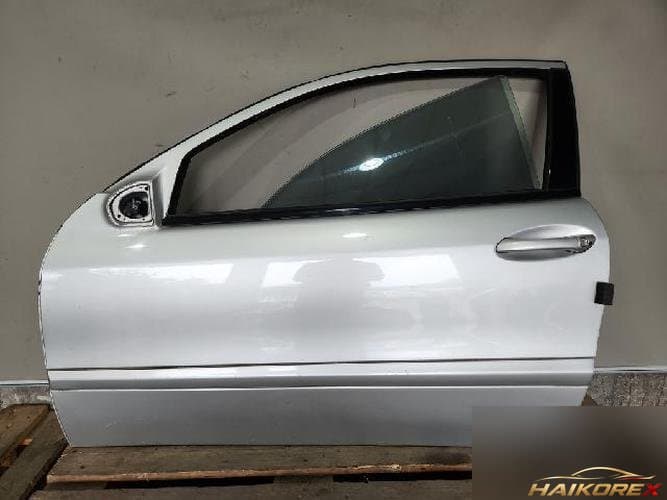 Mercedes-Benz C-Class 2002 — передняя дверь левая (CL203)