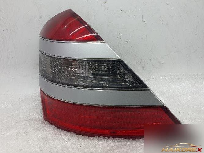 Mercedes-Benz S-Class 2006 — задний фонарь левый (водителя) A2218200164