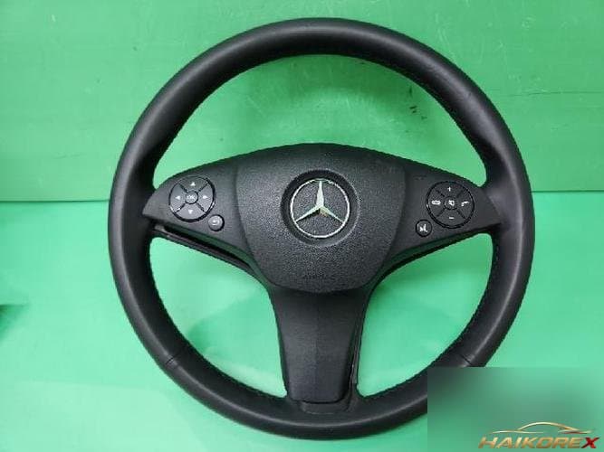 Mercedes-Benz GLK-Class 2011 — руль 1