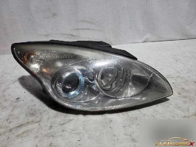 Hyundai i30 2008 — фара передняя правая
