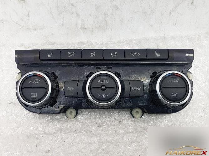 Volkswagen Passat 2015 — блок управления отоплением и кондиционером 561907044AR