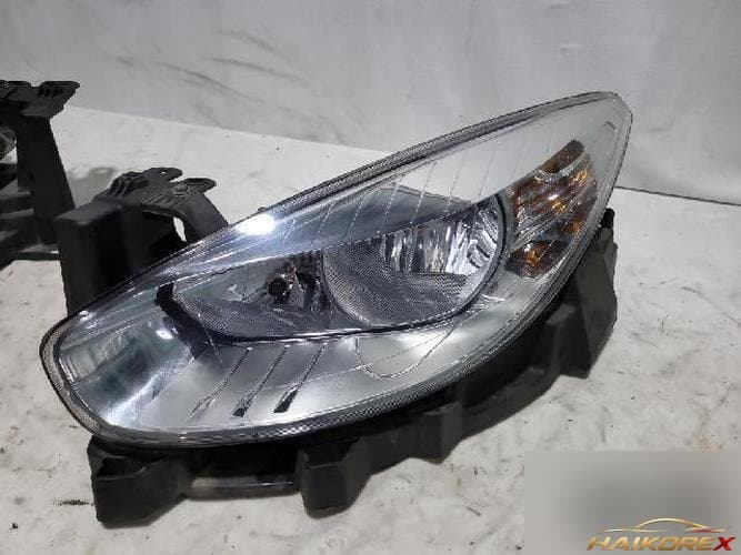 Renault SM3 2011 — фара левая