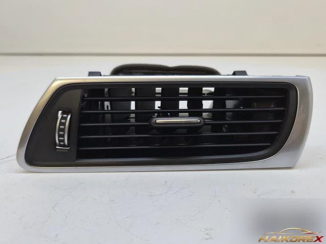 Audi A7 2015 — дефлектор воздуховода правый 4G8820902