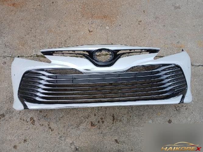 Toyota Camry 2020 — передний бампер