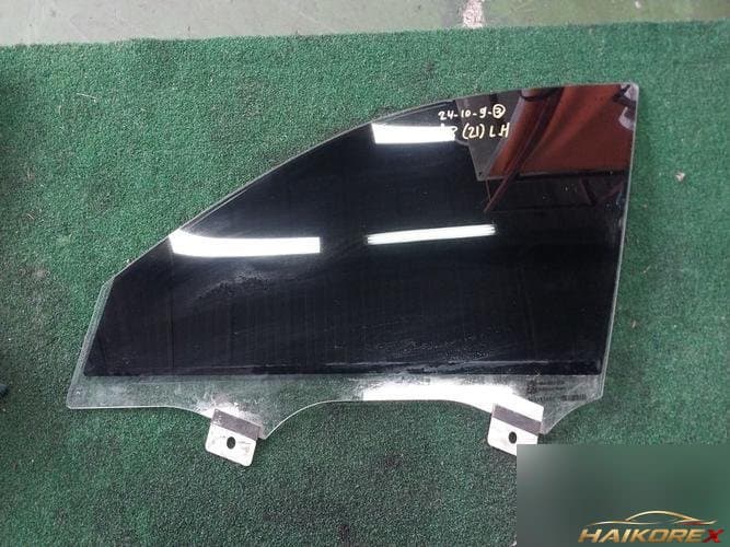 Audi A8 2021 — стекло 4N0845021B