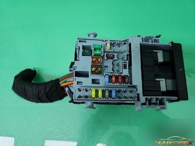Chevrolet Orlando 2017 — блок предохранителей салонный 13222786