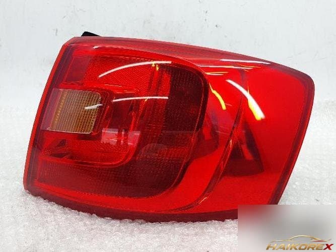 Volkswagen Jetta 2011 — фонарь задний правый (комбинированный) 5C6945096E