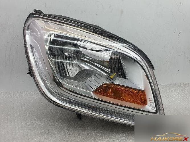 Chevrolet Orlando 2015 — фара правая