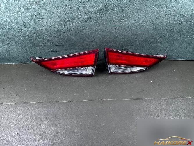 Hyundai Avante 2014 — обшивка багажника левая