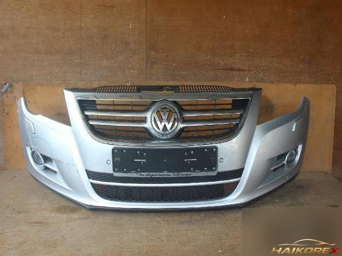Volkswagen Tiguan 2010 — передний бампер