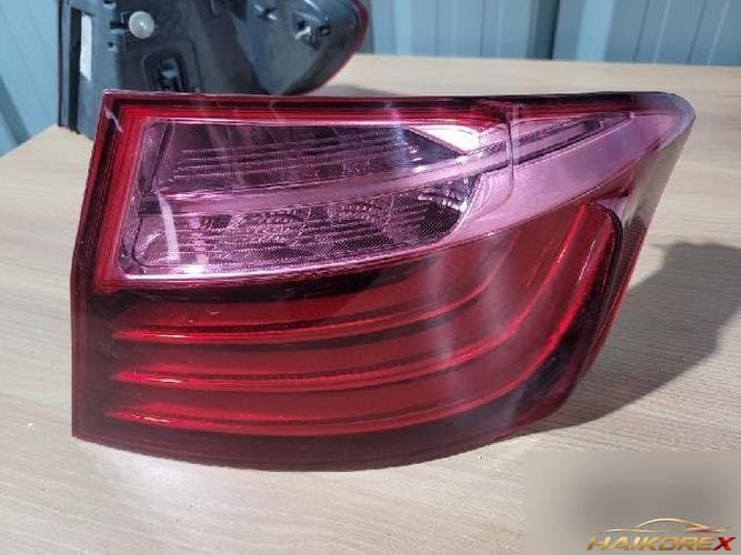 BMW 5 Series 2011 — комбинированный фонарь задний правый (6 контактов)