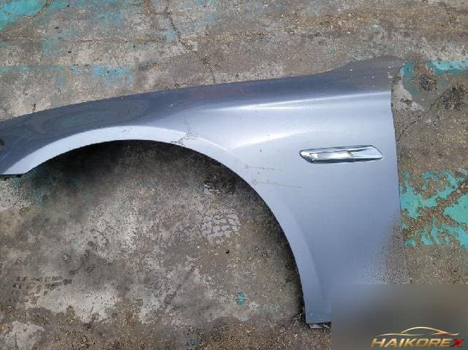 BMW 5 серия 2011 — крыло левое 686