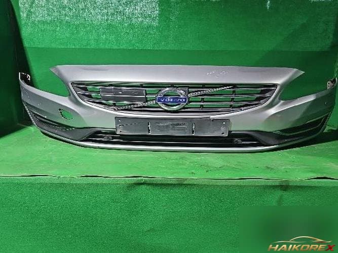 Volvo S60 2016 — передний бампер