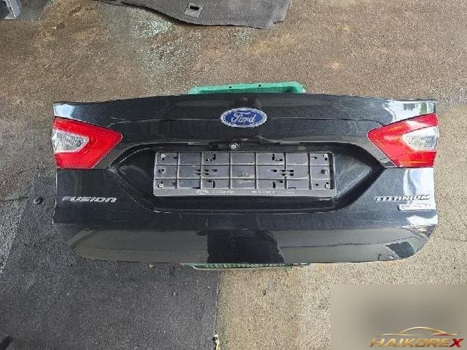 Ford Fusion 2014 — крышка багажника