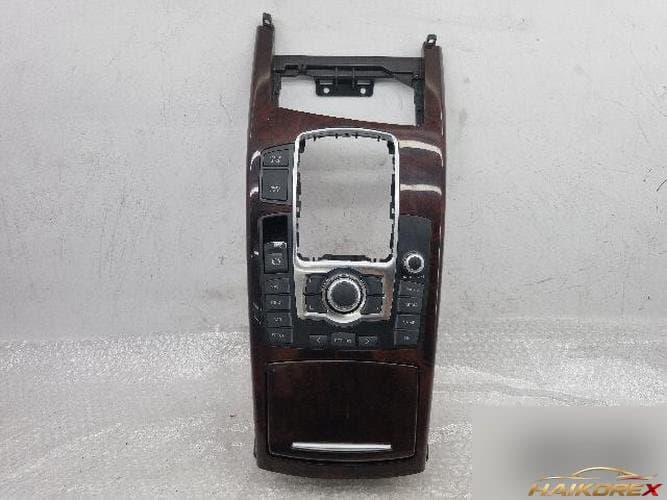 Audi A6 2008 — накладка центральной консоли с деревом 4F1 864 261 C
