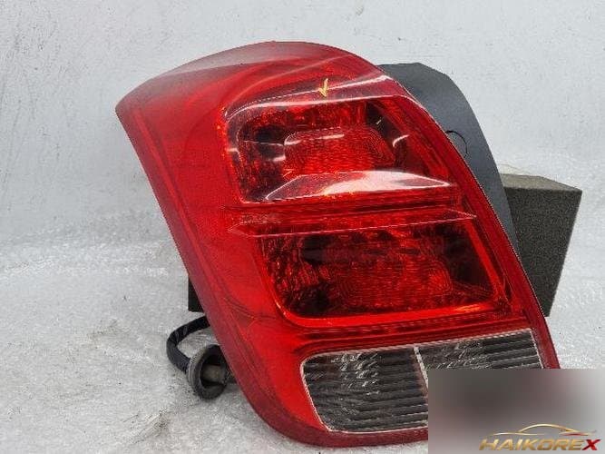 Chevrolet Trax 2015 — комбинированный фонарь задний левый (водителя) 95476775