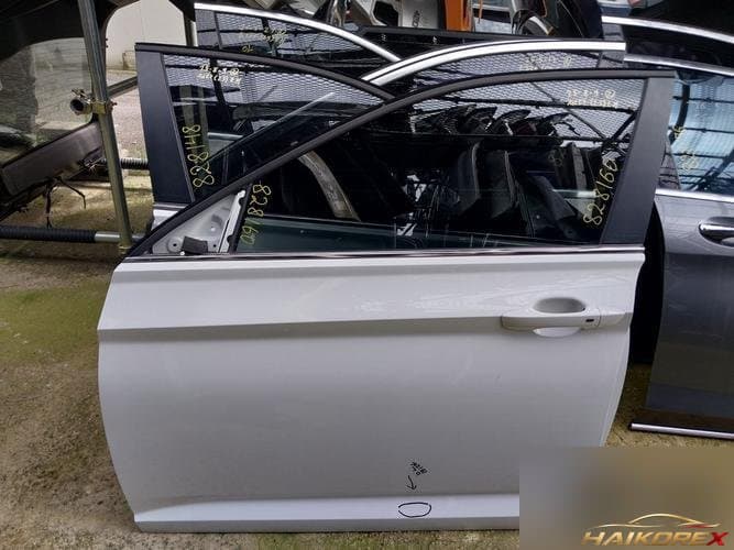 Volkswagen Jetta 2023 — передняя дверь левая